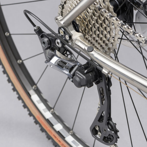 Bicicleta Gravel Genesis Croix de Fer Titane - Image 4