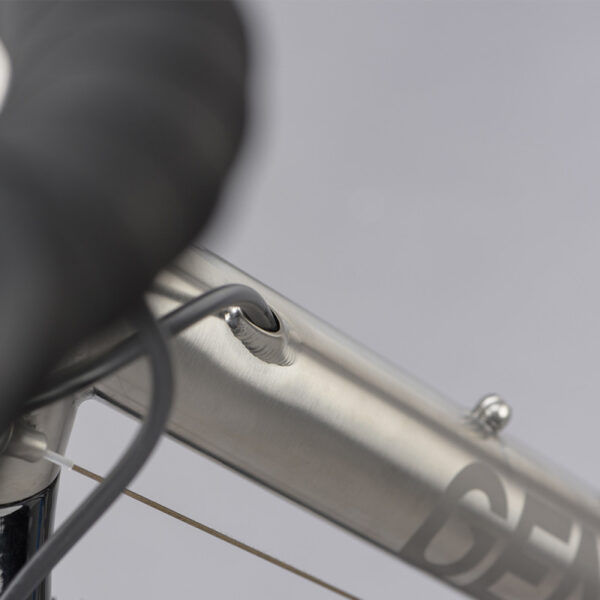 Bicicleta Gravel Genesis Croix de Fer Titane - Image 3